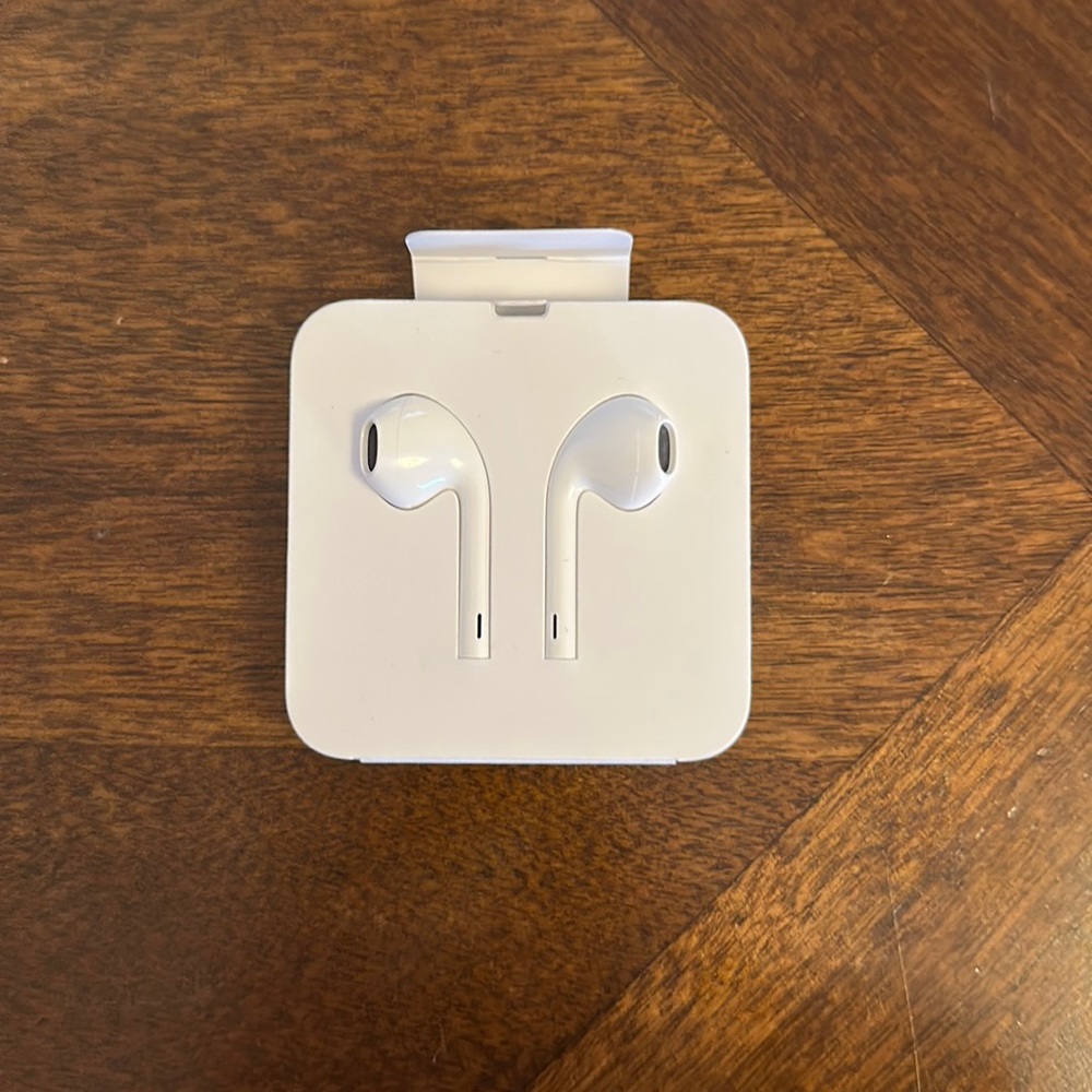 Apple Earbuds - New, never been used, wired